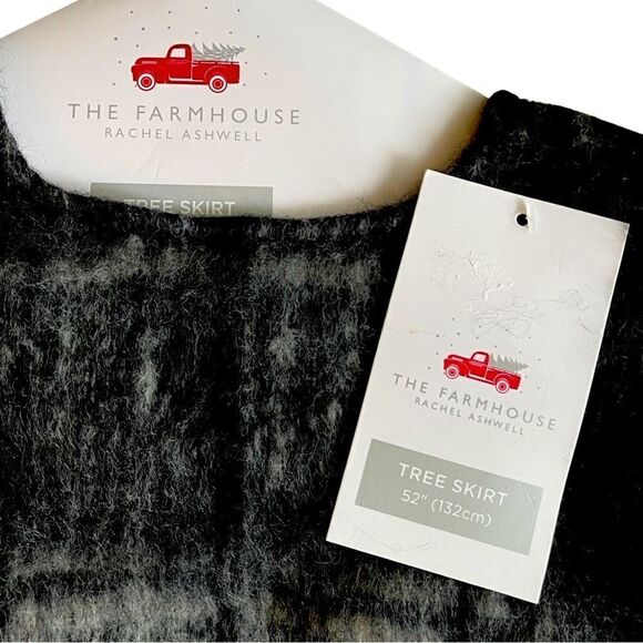 The Farmhouse Rachel Ashwell Mohair Plaid Holiday Tree Skirt Blk Gray 52” NWT - Picture 9 of 12